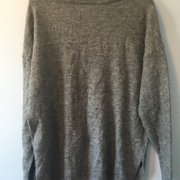 COPY - Grey gap sweater - Picture 3 of 4